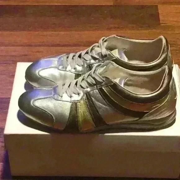 Dolce & Gabbana Metallic Sneakers! - Picture 2 of 4